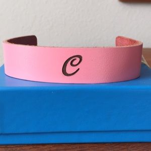 NWOT-Leather initial bracelet